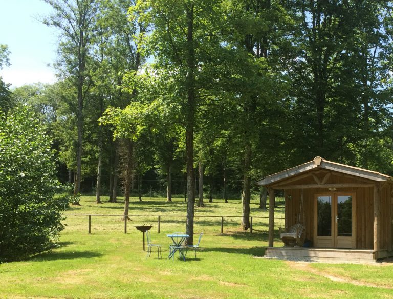 Camping Le Domaine Du Buisson chalets 768x583