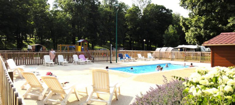 Camping Le Domaine Du Buisson zwembad 768x343