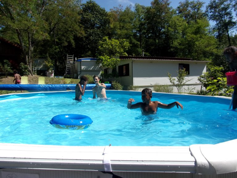Camping de Montmaurin zwembad 768x576