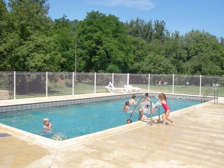 Camping La Prade zwembad 768x576