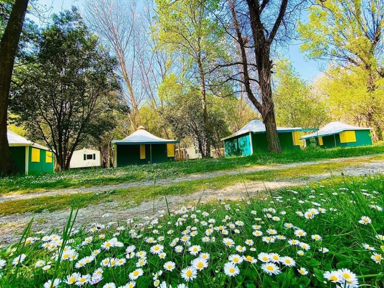 Camping Le Lion Ardeche bungalowtent 768x576