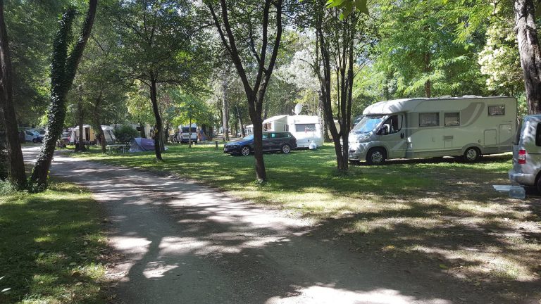 Camping Le Lion Ardeche staanplaats 768x432