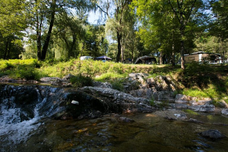 Camping Le Roubreau Ardeche rivier 768x512