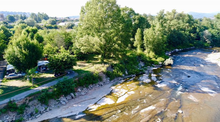 Camping Le Verger De Jastres aan de Ardeche 768x428