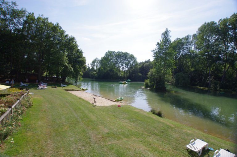 Camping Les Valades Dordogne meer 768x510