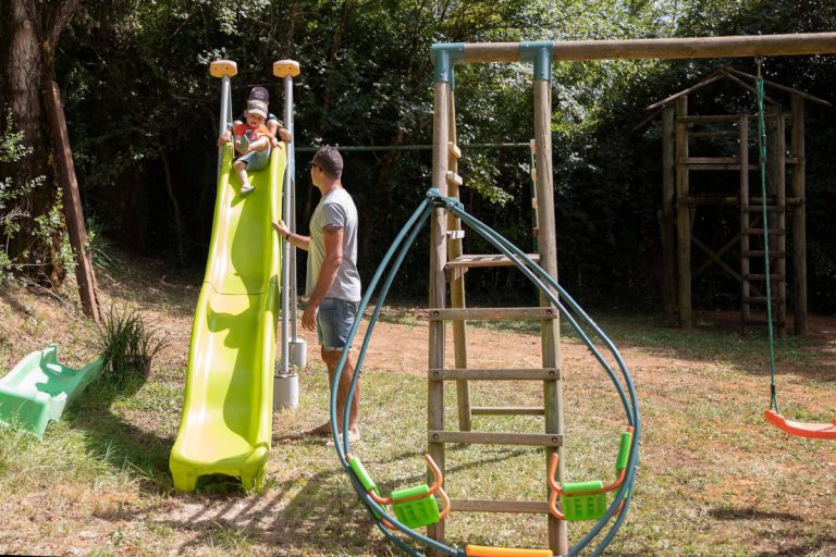 aire de jeux enfants 1200x800 1 768x512