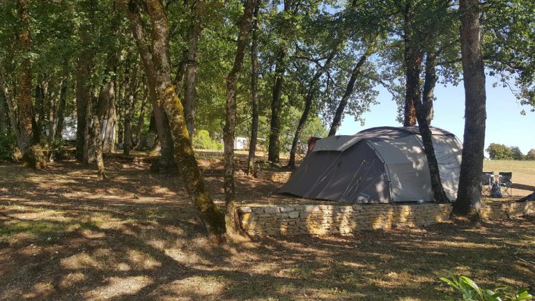 camping caravaning 1200x675 1 768x432